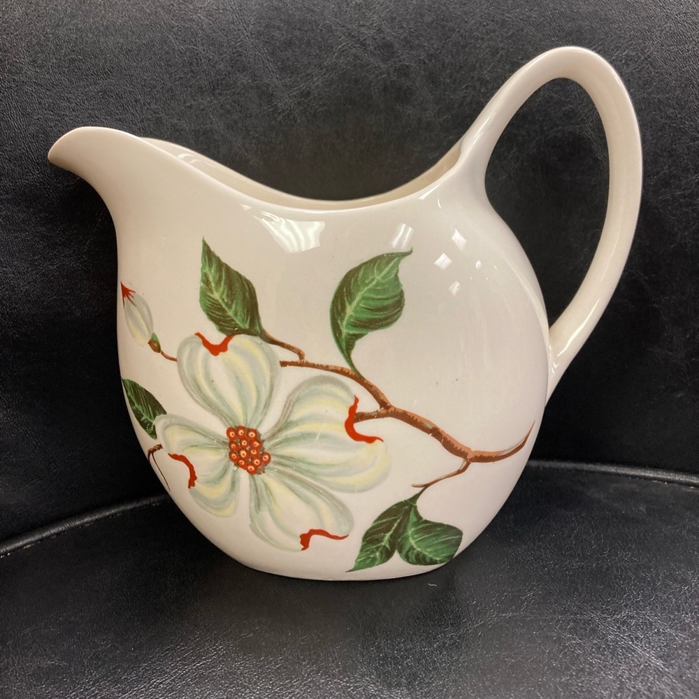 RARE VINTAGE MIDWINTER PITCHER STAFFORDSHIRE ENGLAND FASION SHAPE DOGWOOD